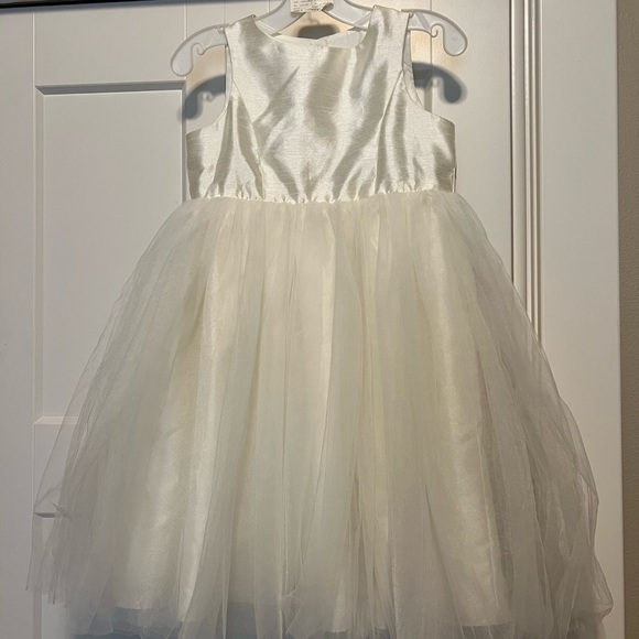 David’s Bridal flower girl dress - Picture 2 of 4